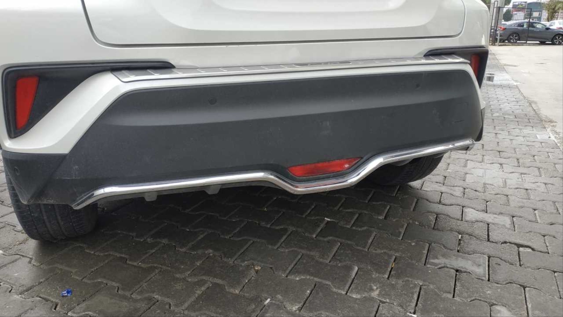 TOYOTA C-HR 2016-2019 ARKA TAMPON ALT ÇITASI NIKELAJ