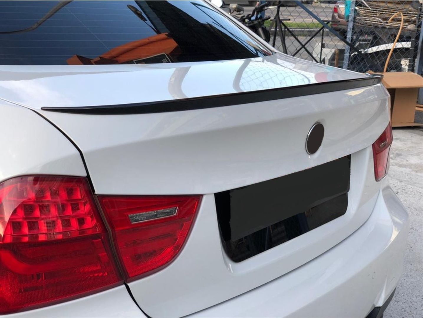 Bmw e90 bagaj üstü spoiler m performance pianoblack