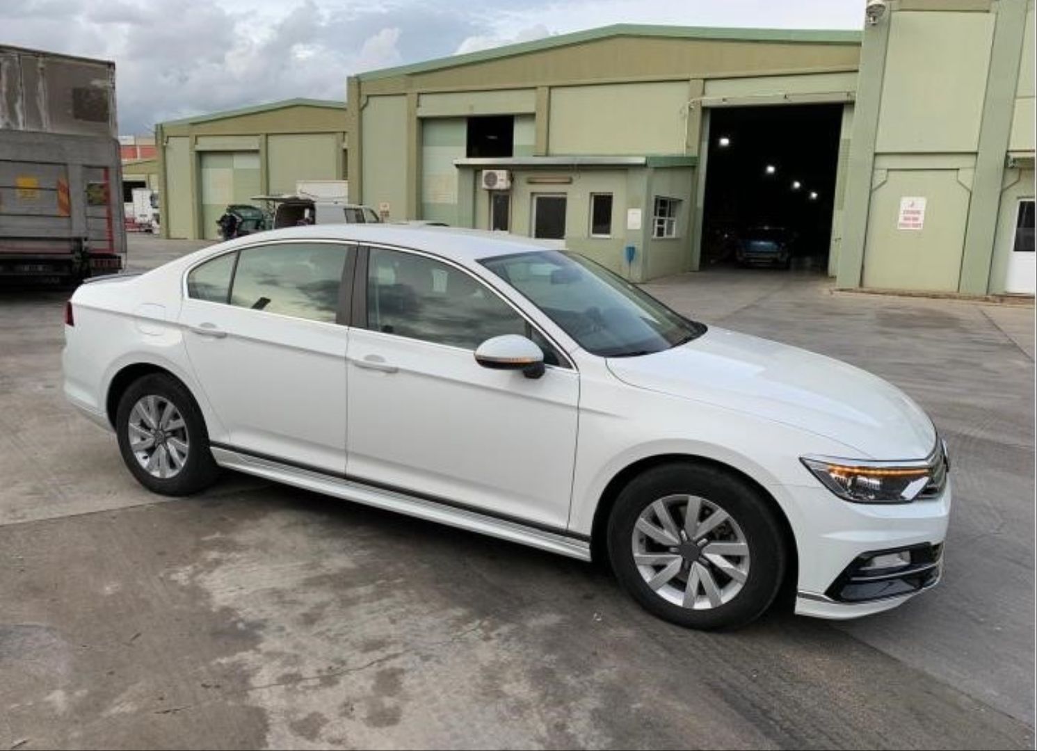 VOLKSWAGEN PASSAT 2015+ B8 R-LINE YAN MARSPIYEL