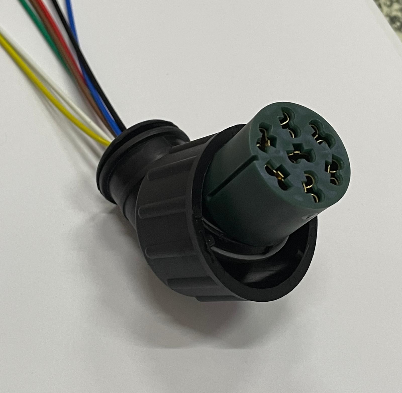 AEM32 7K011 SOKET STOP