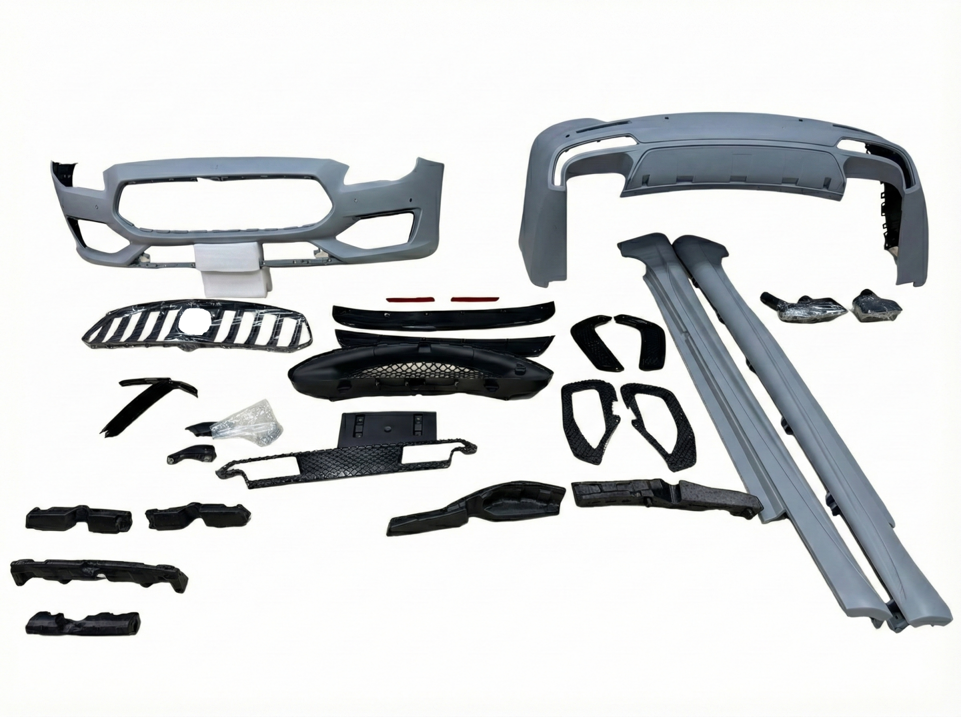 Maserati quattroporte trofeo body kit seti 2018 görünüm 2013 / 2017