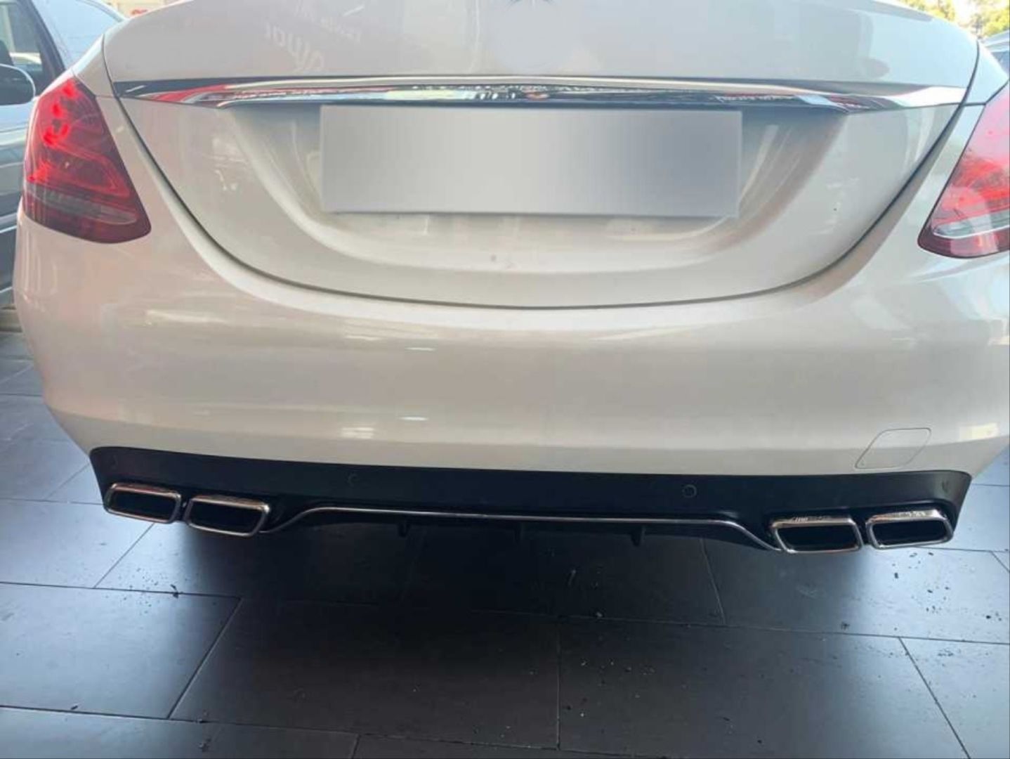 Mercedes w205 c63 difüzör ve egzoz seti standart tampon