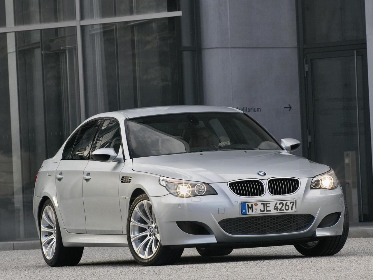 Bmw e60 M5 ön tampon seti  2003 / 2009