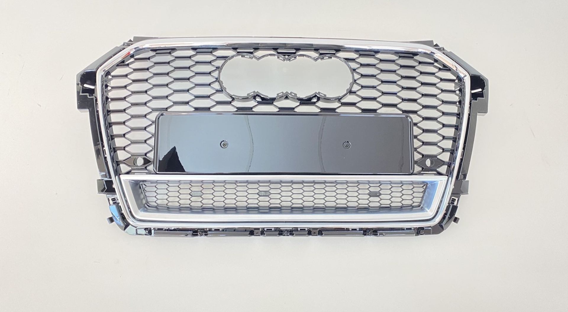 Audi a1 rs1 ön panjur ızgara siyah krom 2016+