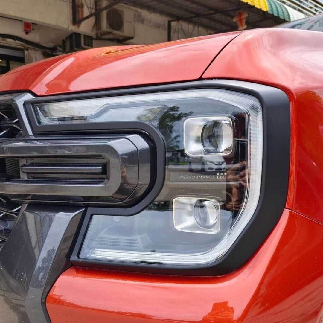 Ford ranger t9 far ve stop kaplaması 4 parça 2022+