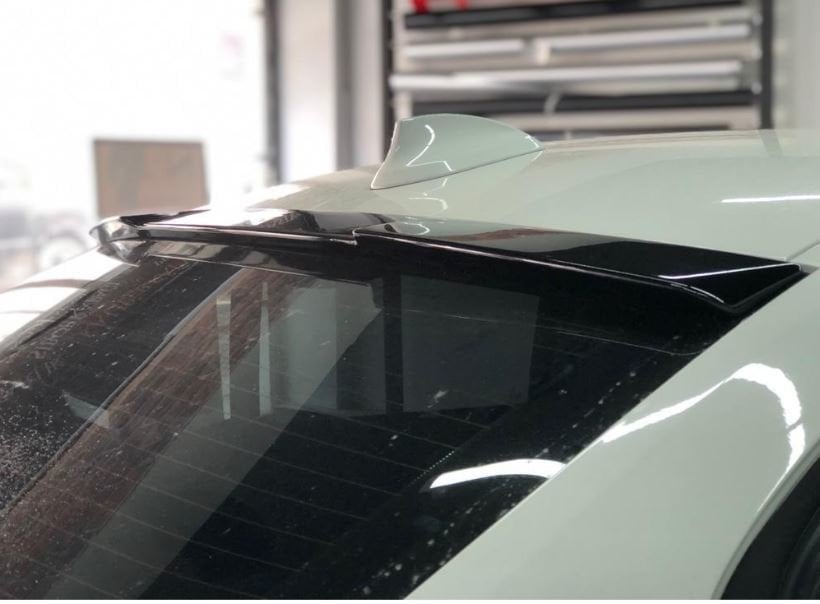 Bmw F30 cam üstü spoiler yarasa tip pianoblack 2012 / 2019